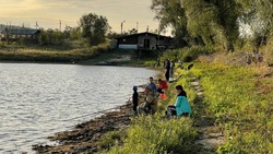 Взялись за удочки. Семьи из белгородских Валуек приняли участие в соревновании по рыбной ловле