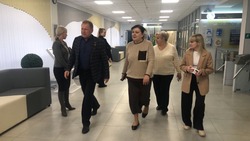 Глава администрации округа Алексей Дыбов проинспектировал  школы №1 и №4 в Валуйках