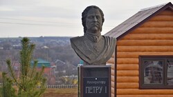Власти открыли бюст Петра Великого в честь юбилея прокуратуры в Валуйском округе