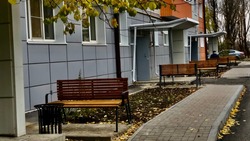 Строители благоустроили ещё одну дворовую территорию в Валуйках Белгородской области